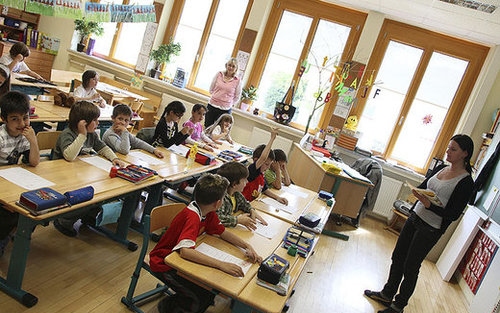 Szélsőséges nézetek megelőzéséről szóló továbbképzést terveznek az osztrák iskolákban