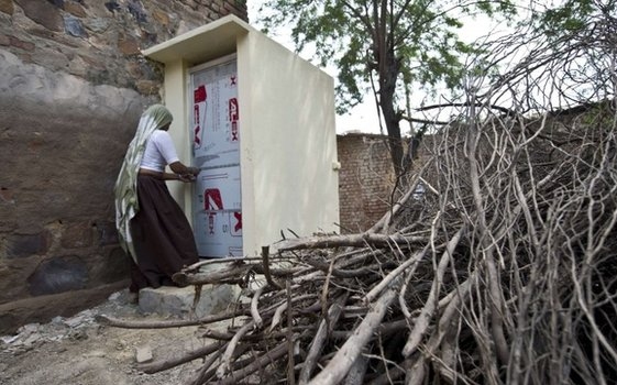 Vécéket kapott az indiai falu, ahol az illemhelyek hiánya vezetett két kislány meggyilkolásához