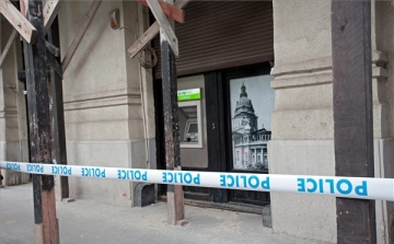 Kifosztottak egy belvárosi pénzkiadó automatát