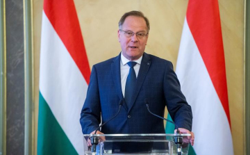 Navracsics: hétfőn benyújtjuk a jogszabály-módosítások első csomagját az Országgyűlésnek