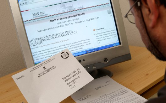 Adóbevallás söralátéten