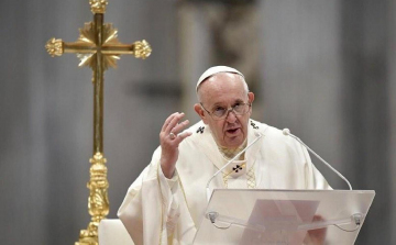 Ferenc pápa lázas volt, de a vizsgálatok eredménye negatív 