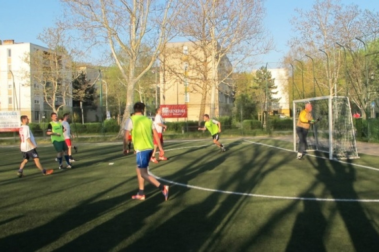 Népszerű a kispályás bajnokság