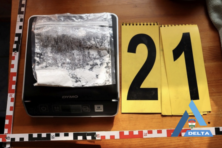 KÉT DÍLER KIIKTATVA 