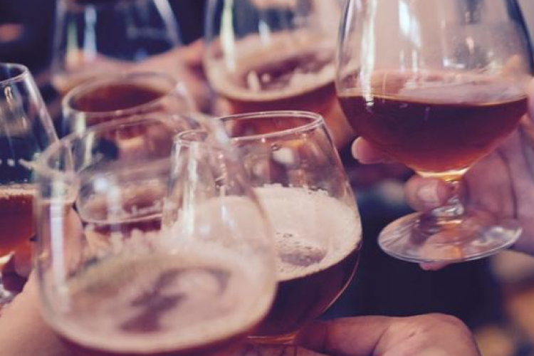 Brahiból lefolyótisztítót öntött alvó ismerőse fülébe