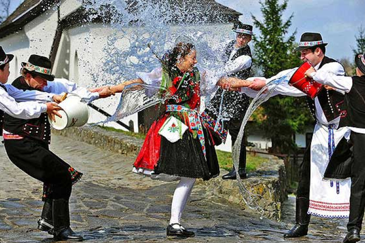 Húsvét hétfő-öntöző hétfő