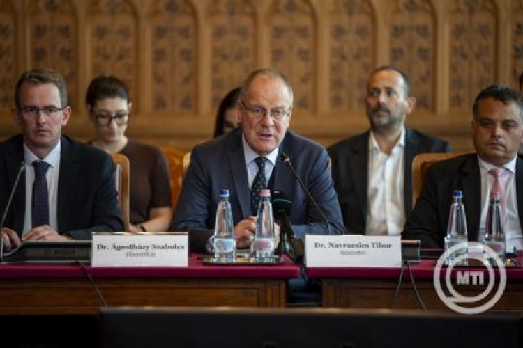 Navracsics Tibor: Magyarország az uniós forrásokat leghatékonyabban felhasználó tagállamok közé tartozik