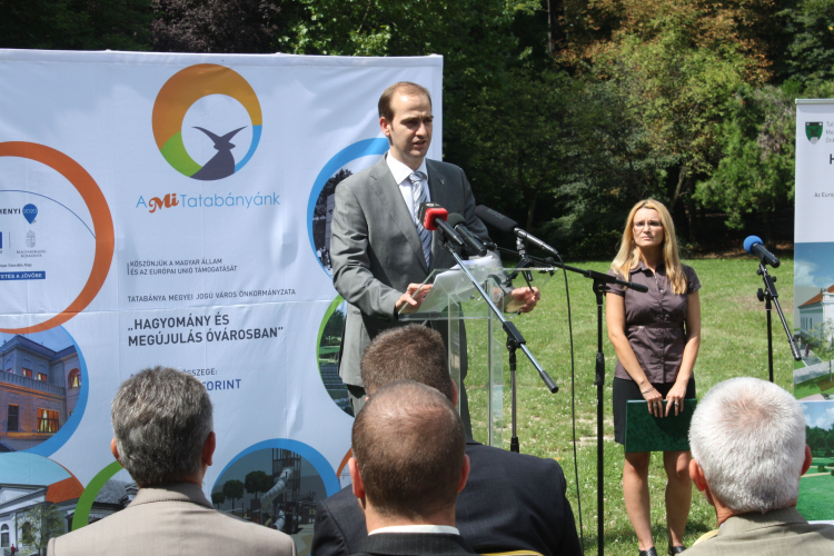 HAGYOMÁNY ÉS MEGÚJULÁS ÓVÁROSBAN