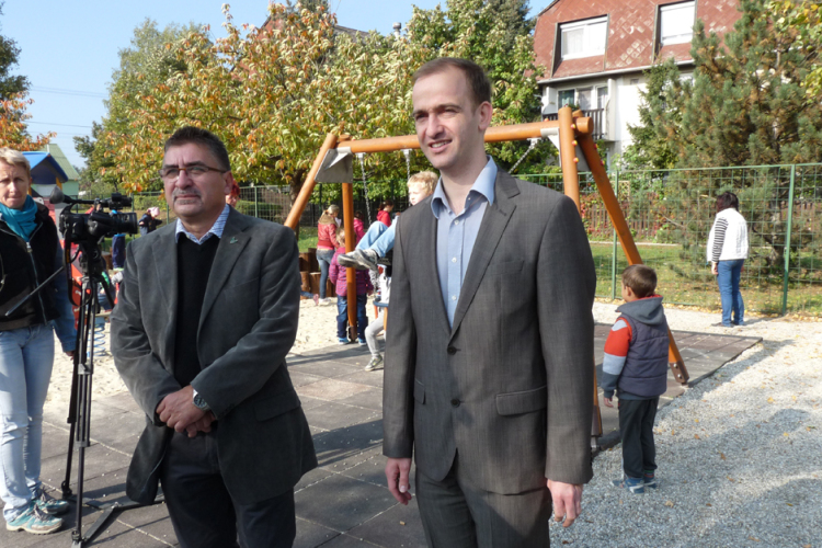 Játszóteret avattak Sárberekben