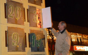 Kinyílt a harmadik ablak!