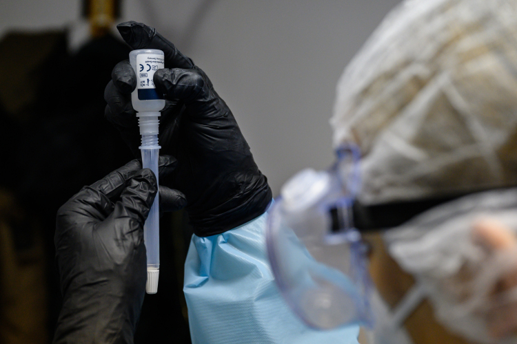 Megjelent az omikron változat két alvariánsa a szomszédukban