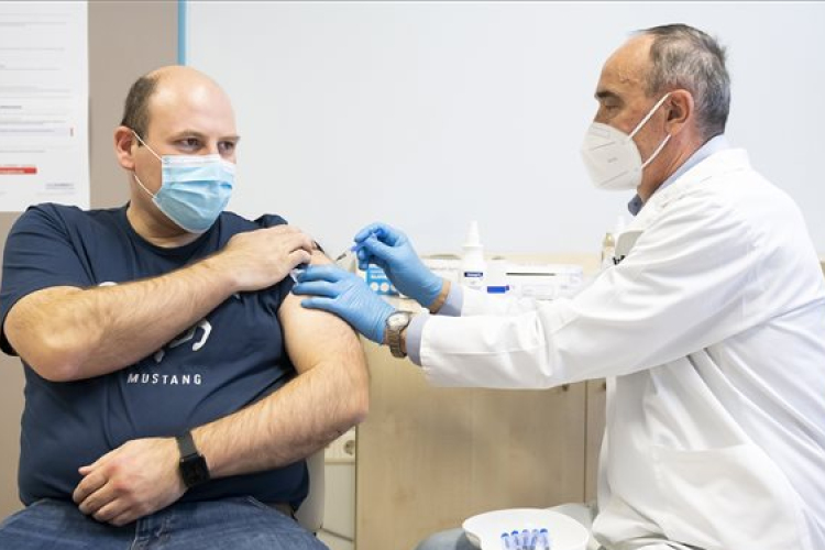 Több könnyítés is életbe léphet szerdán