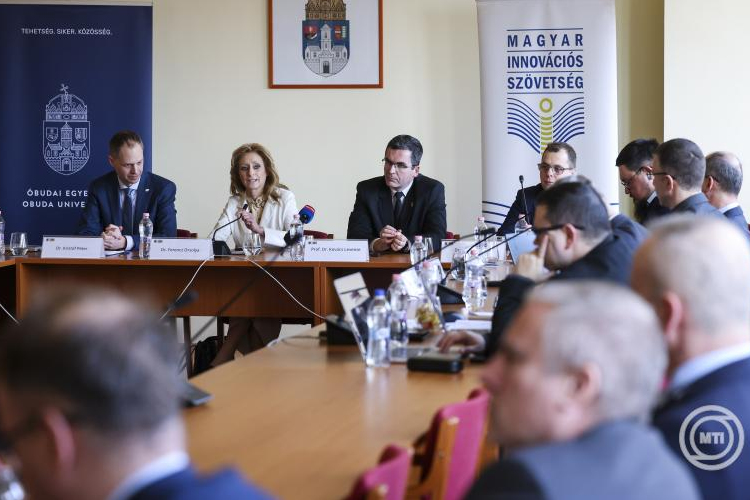 Ferencz Orsolya: a 21. században az emberiség történelmét a világűrben írják