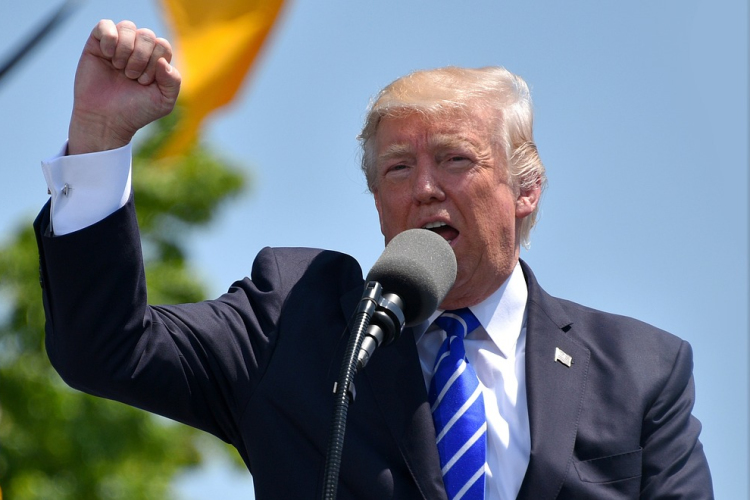 Donald Trump szerint Szaúd-Arábiában lehet az első találkozója Vlagyimir Putyinnal