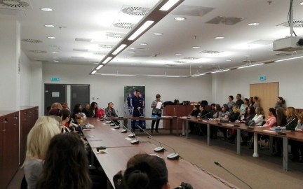 Munkaügyi központban jártak