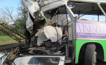 Meghalt a buszbaleset egyik sérültje