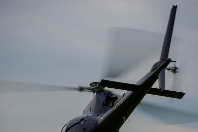Felszállás közben lezuhant egy kétszemélyes helikopter Zircen