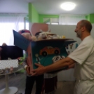 A UPC Magyarország Kft. négy televíziókészüléket adományozott a Szent Borbála Kórház gyermekosztályának
