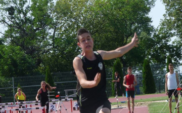 Serdülő válogatott viadal az atlétáknál