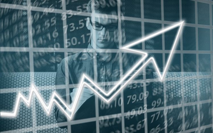 Elemzők: a vártnál jobban nőtt az ipari termelés júliusban 