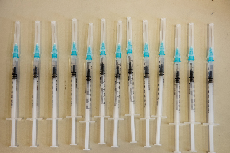 Pfizer-vezér: valószínűleg évente kell majd ismétlő oltásokat beadatni