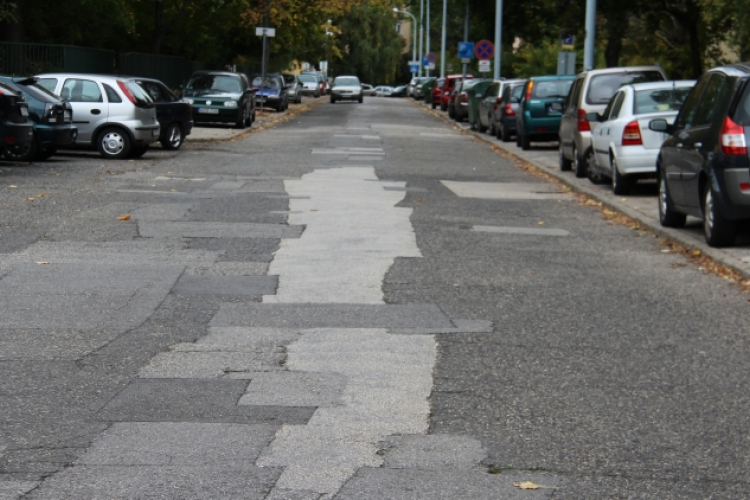 Megújul a Béla király körtér alsó útja