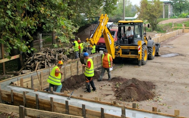 Új műfüves pálya épül