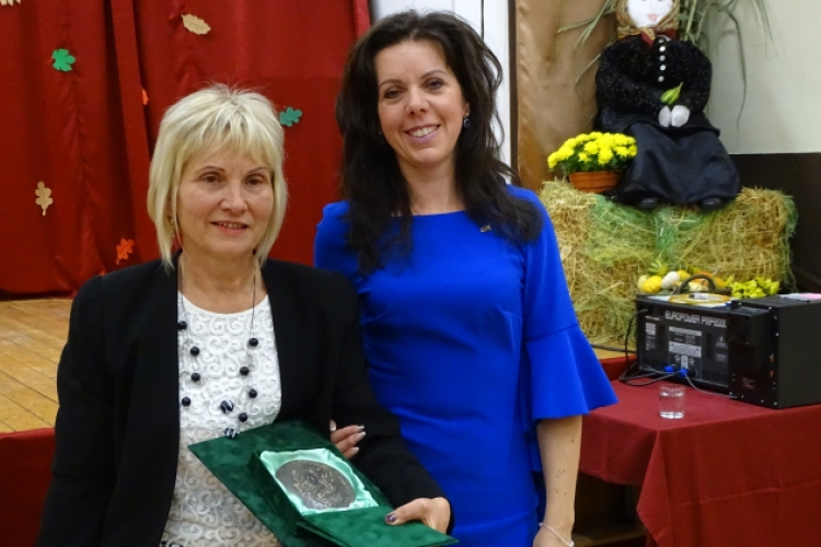 Ungvölgyiné Varga Éva kapta a Felsőgalláért díjat