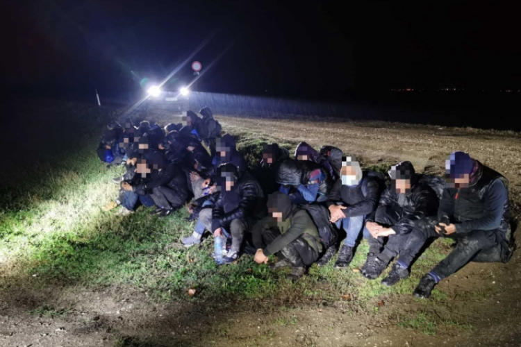 Több mint 220 határsértőt tartóztattak fel Csongrád-Csanádban és Bács-Kiskunban