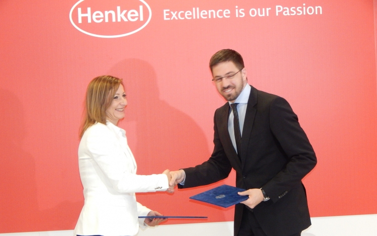 A Henkel és Magyarország Kormánya stratégiai megállapodást írt alá