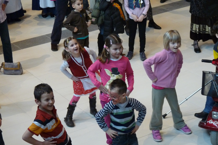 Kinyitotta kapuit az Agóra!