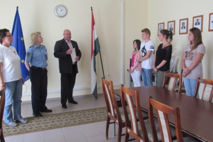 Idén is segítettek a diákrendőrök