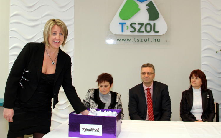 Üdülést, távhődíj jóváírást és tabletet nyertek a T-SZOL Zrt. ügyfelei