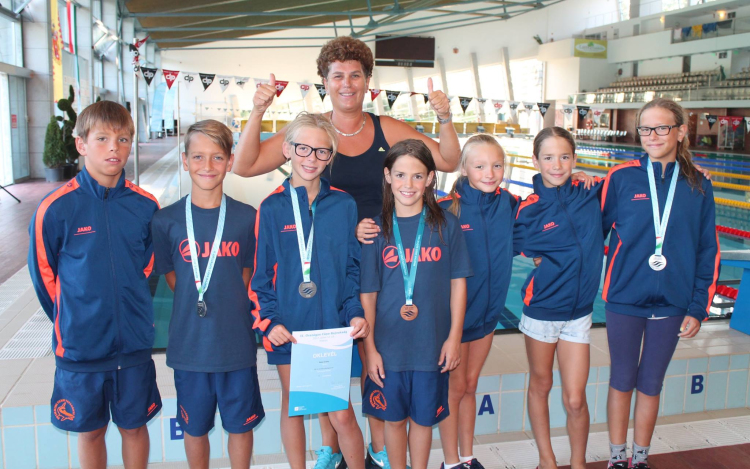 A delfinek után a cápák is remekeltek a TVSE úszóinál