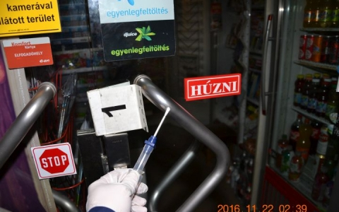 Rövid idő alatt kétszer kattant a bilincs a férfi kezén