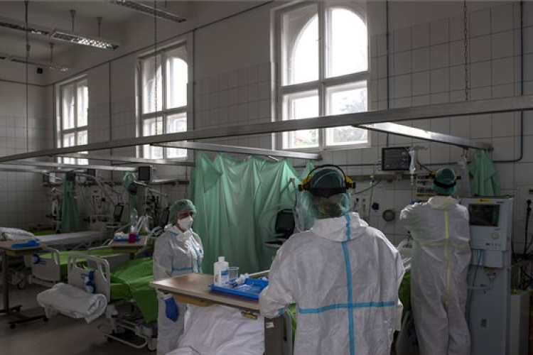 Meghalt hat beteg, 340 új fertőzöttet találtak 