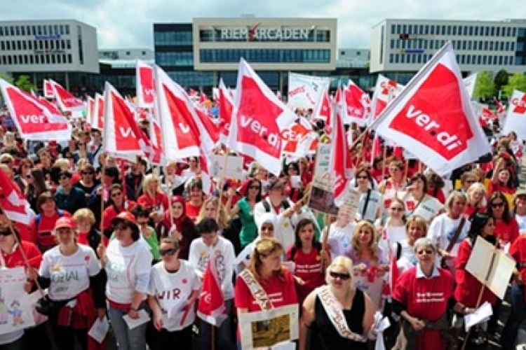 A német szakszervezetek az euróövezeti megszorítások ellen tüntettek 