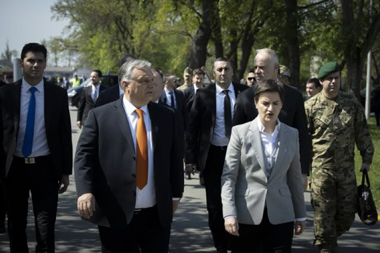 Orbán Viktor: új szintre emeljük a hadiipari együttműködést Szerbiával