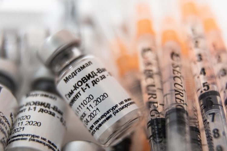 Előzetes jóváhagyást kapott a Szputnyik V vakcina szerbiai gyártása