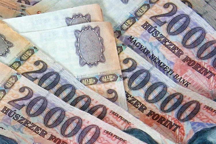 KSH: 395 000 forint volt a bruttó átlagkereset az első félévben