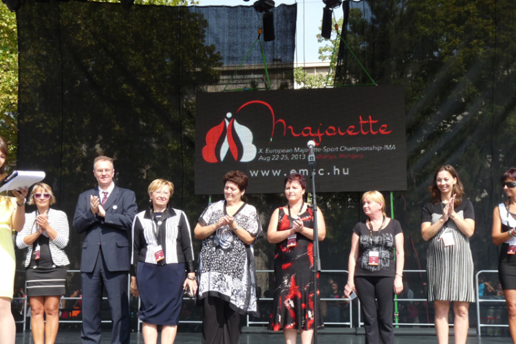 Helló Tatabánya! Megjöttünk!