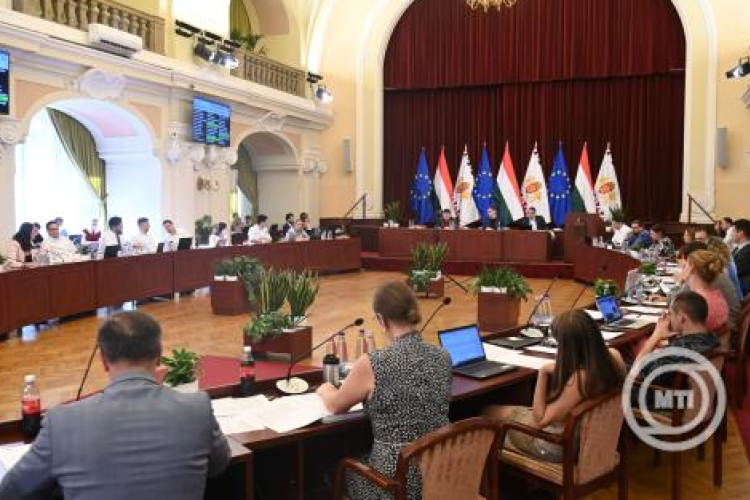 Hitelt kell felvennie a Fővárosnak