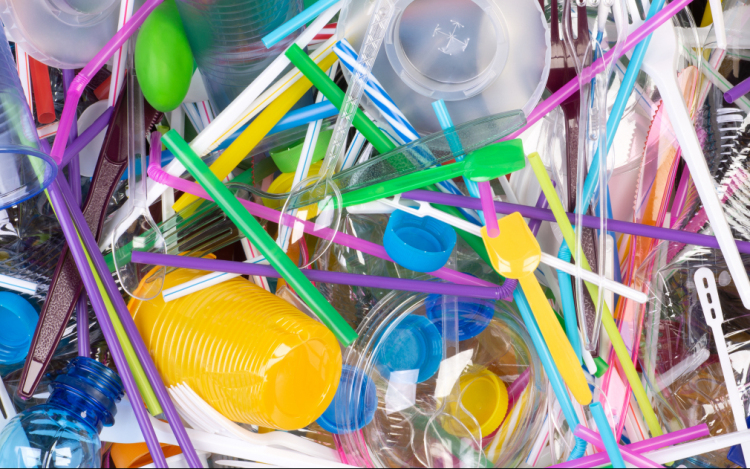 Szagmentes újrahasznosított műanyagokat fejlesztett ki a Mol