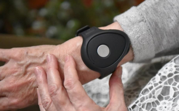 80 év felett előzetes igénylés nélkül kézhez kapják a Gondosórát