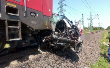 Ketten meghaltak egy soproni vasúti átjáróban