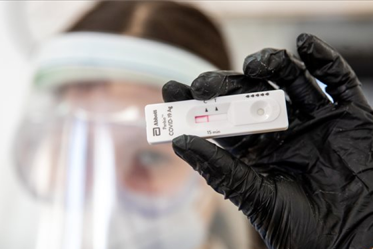 Megszűnt az Angliába utazók indulás előtti tesztkötelezettsége