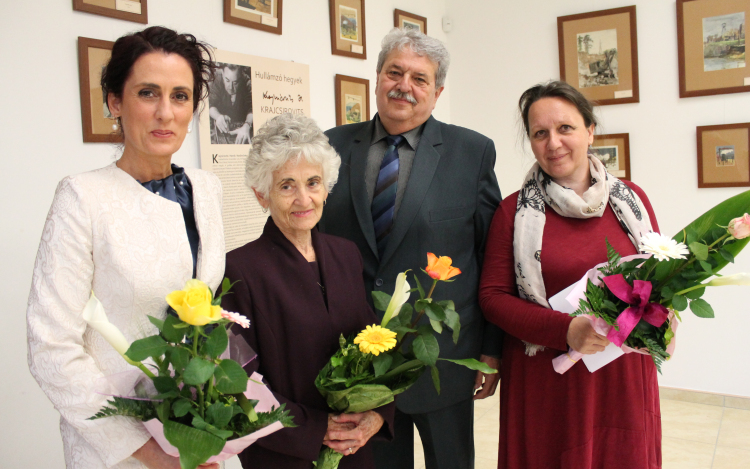 Hullámzó hegyek Szomoron