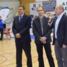  A SPORT LEGYEN A TIED!