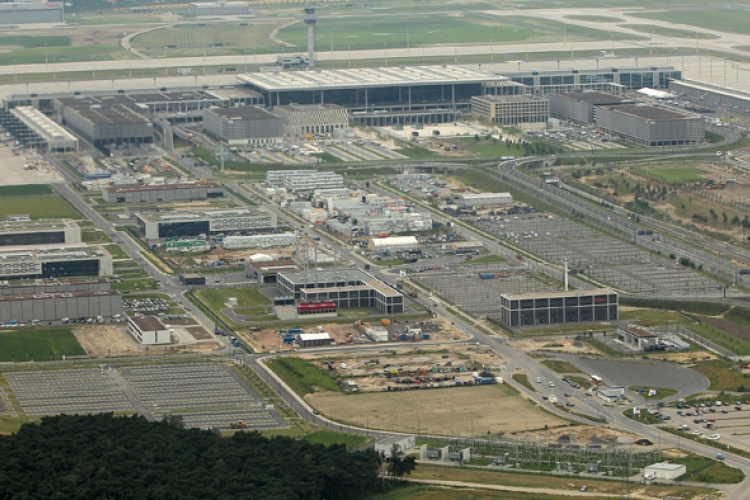 Több mint húszezer hibát vétettek a berlini repülőtér kivitelezői