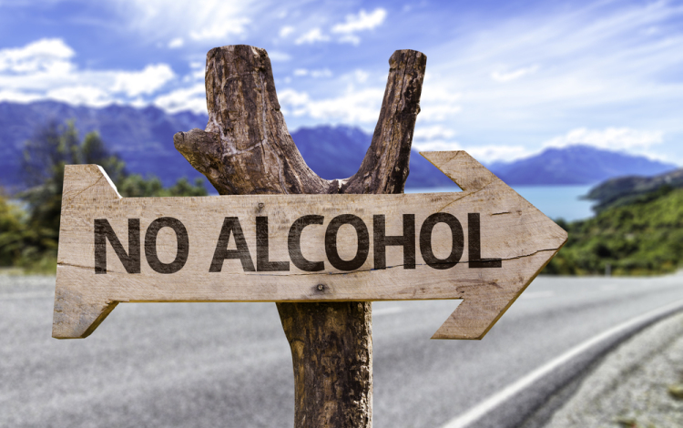 Eldőlt: este 10 és reggel 6 között nem lehet alkoholt árusítani Tatabányán